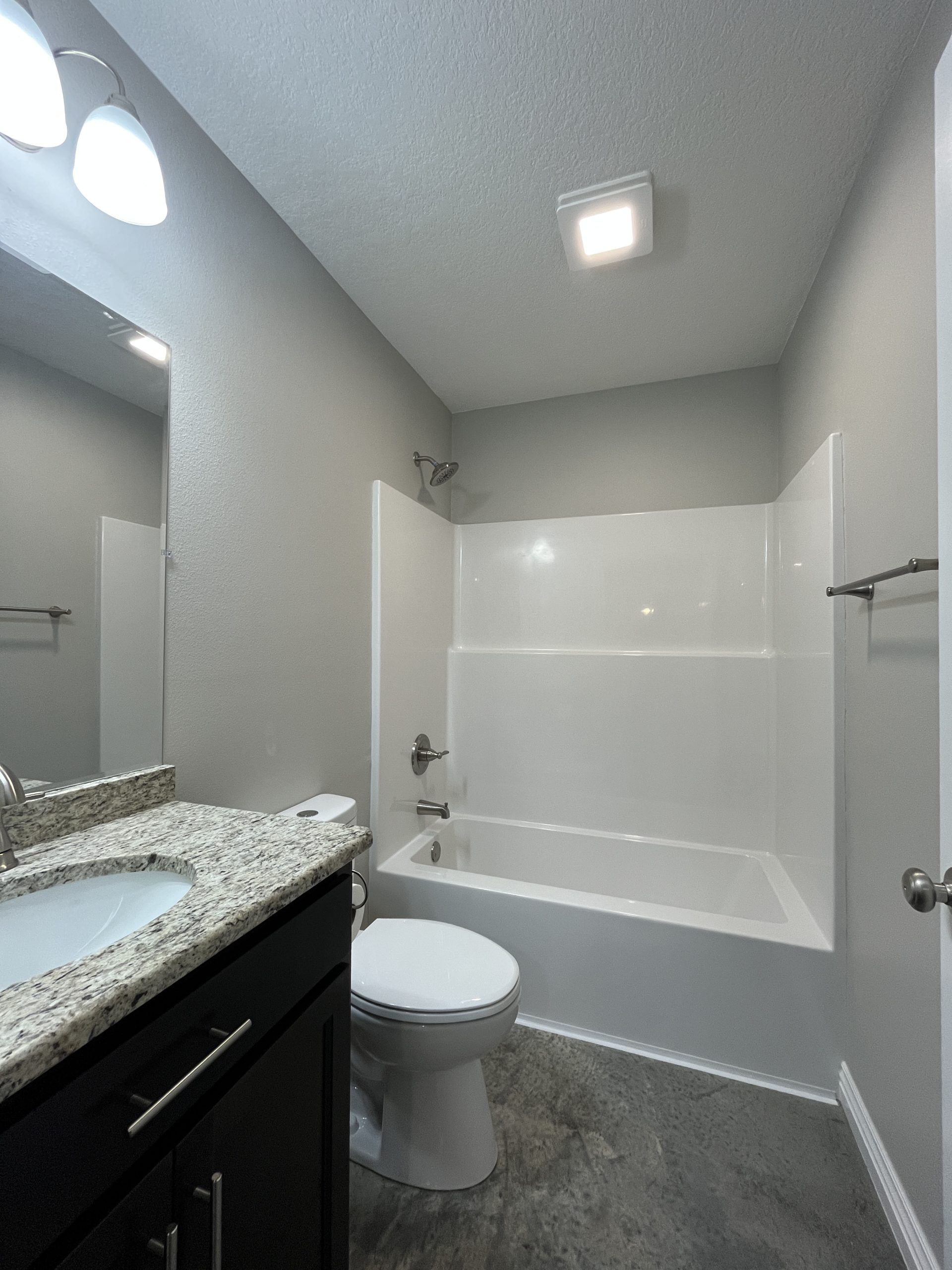 Multi-Unit 2 Bed Apartments – N St Louis Ave (4140) - Image 17