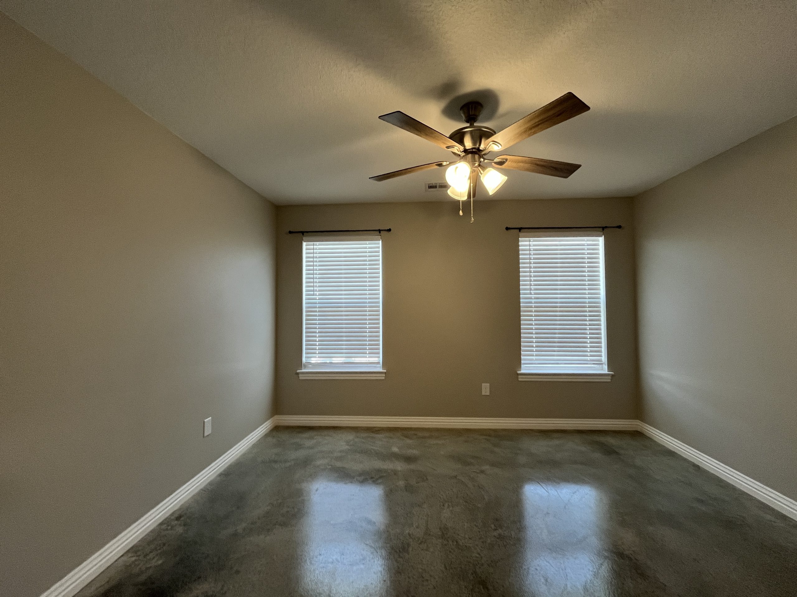 Multi-Unit 2 Bed Apartments – N St Louis Ave (4140) - Image 5