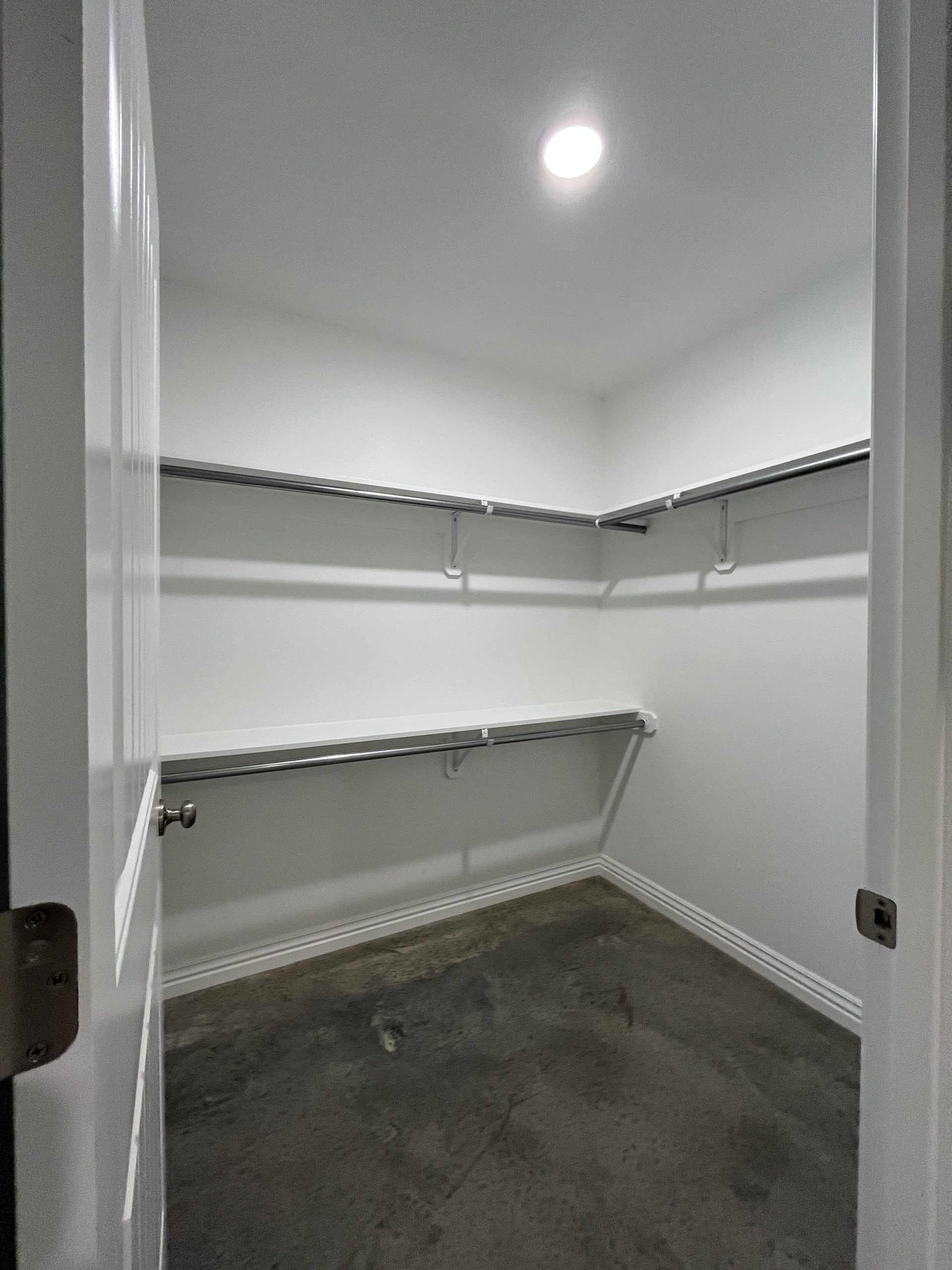 Multi-Unit 2 Bed Apartments – N St Louis Ave (4140) - Image 8