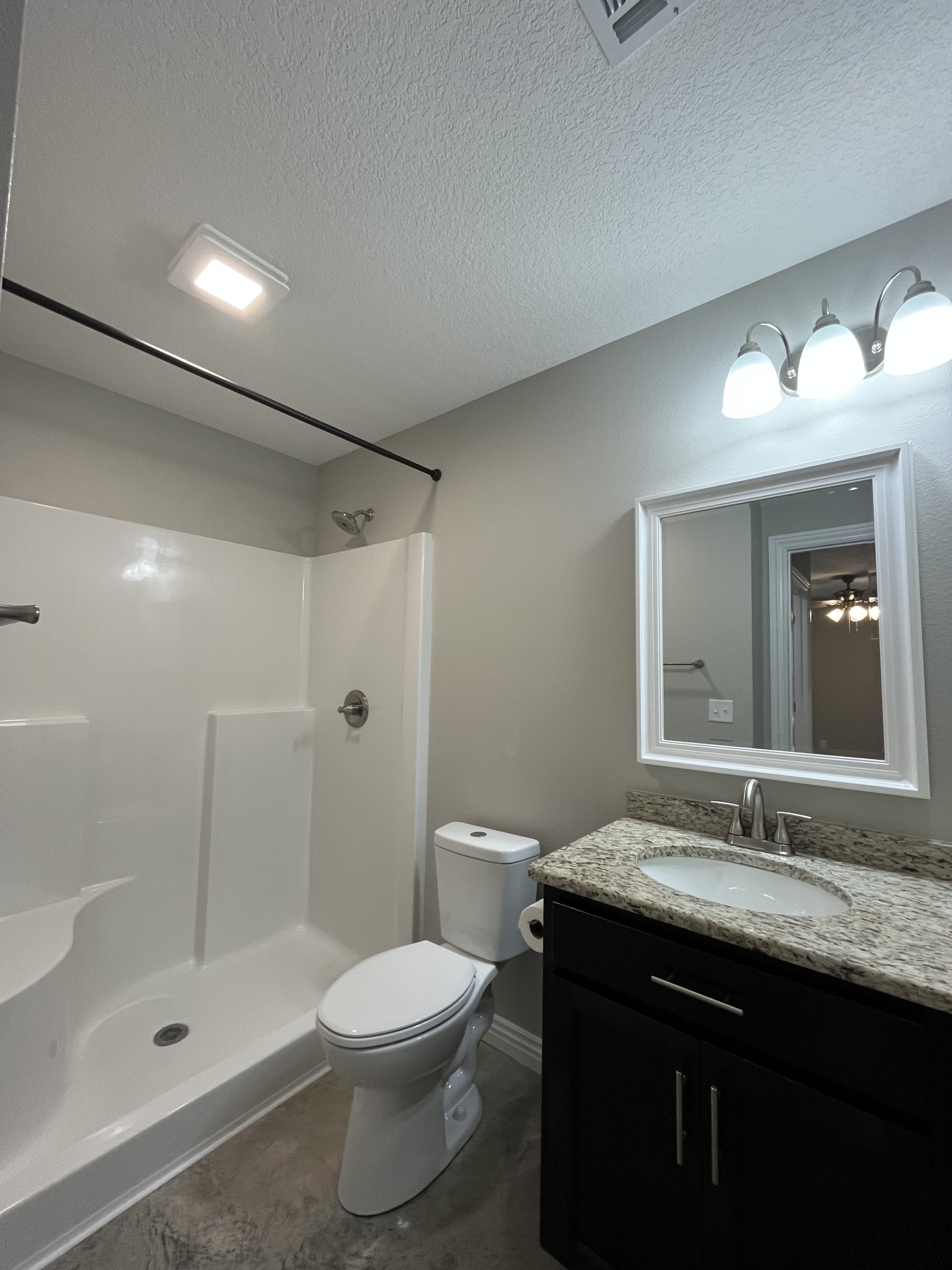 Multi-Unit 2 Bed Apartments – N St Louis Ave (4140) - Image 15