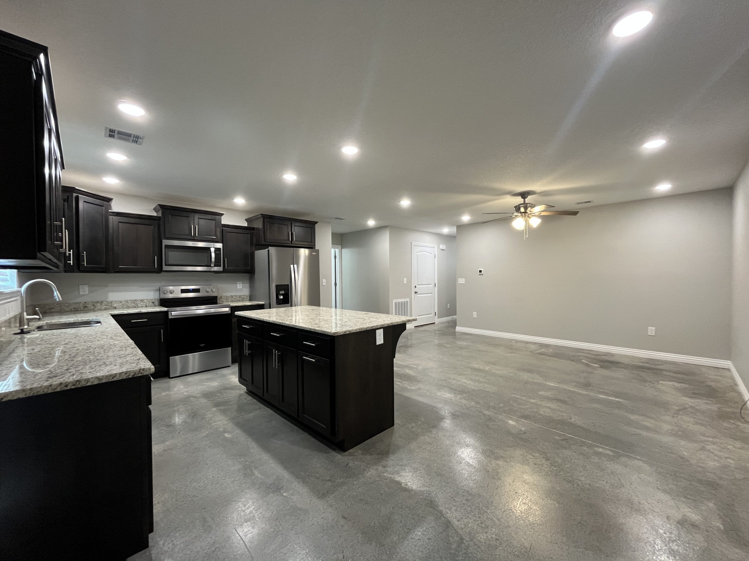 Multi-Unit 2 Bed Apartments – N St Louis Ave (4140) - Image 12
