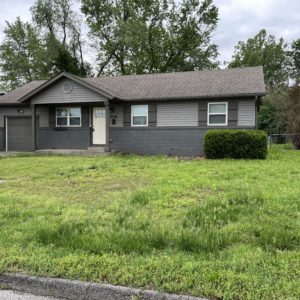 Residential Home – 706 W 10th St, Webb City, MO 64870